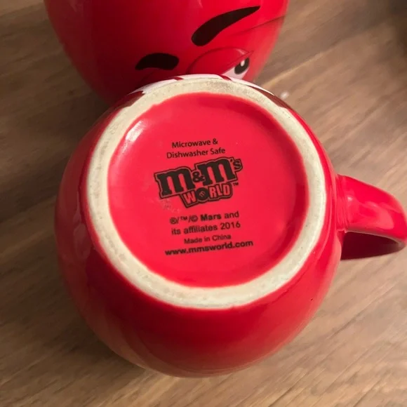 M&M's Red Mugs Set - Picture 3 of 3